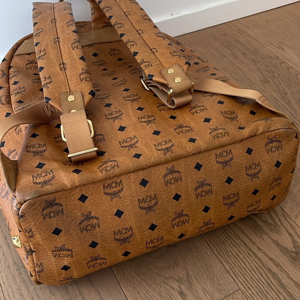 MCM studded visetos backpack - Picture 6 of 10